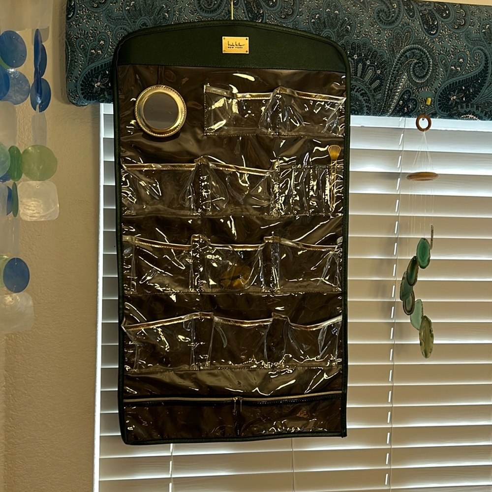 Nicole Miller green and gold jewelry, makeup and any item travel organizer.